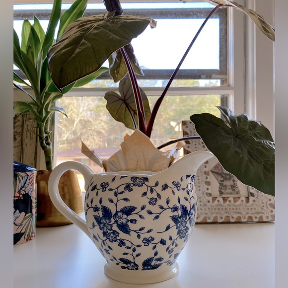 VINTAGE FLORAL PITCHER - Picture 10 of 13